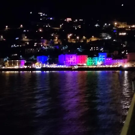 Casa Hygge - Front - Photographer's Art Apartment Argegno